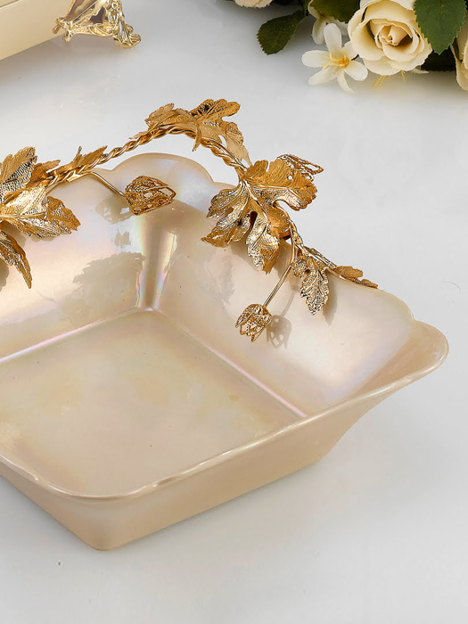 Khay trang trí bằng sứ dát đồng - CENTROTAV.227 LAGUNA 22X22, kích thước 22x22, hiệu Caroline